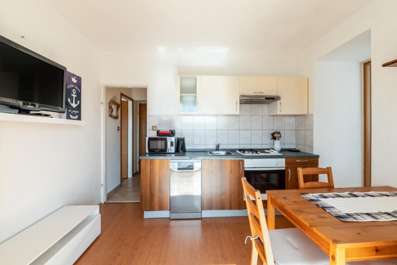Apartments With A Parking Space Lopar, Rab - 14070 Buitenkant foto