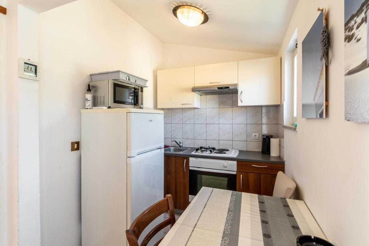 Apartments With A Parking Space Lopar, Rab - 14070 Buitenkant foto
